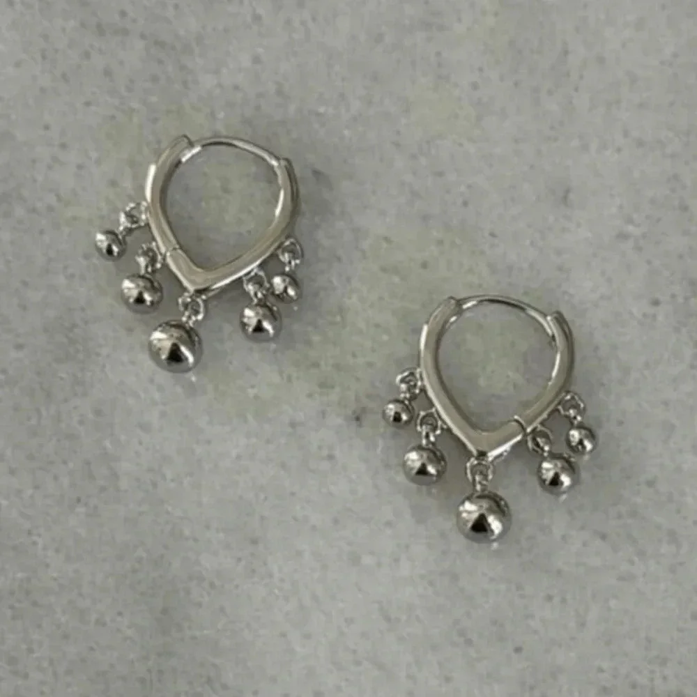 Sterling Silver Triangle Beaded Fringe Hoop Earrings 

Brand New - Picture 4 of 4